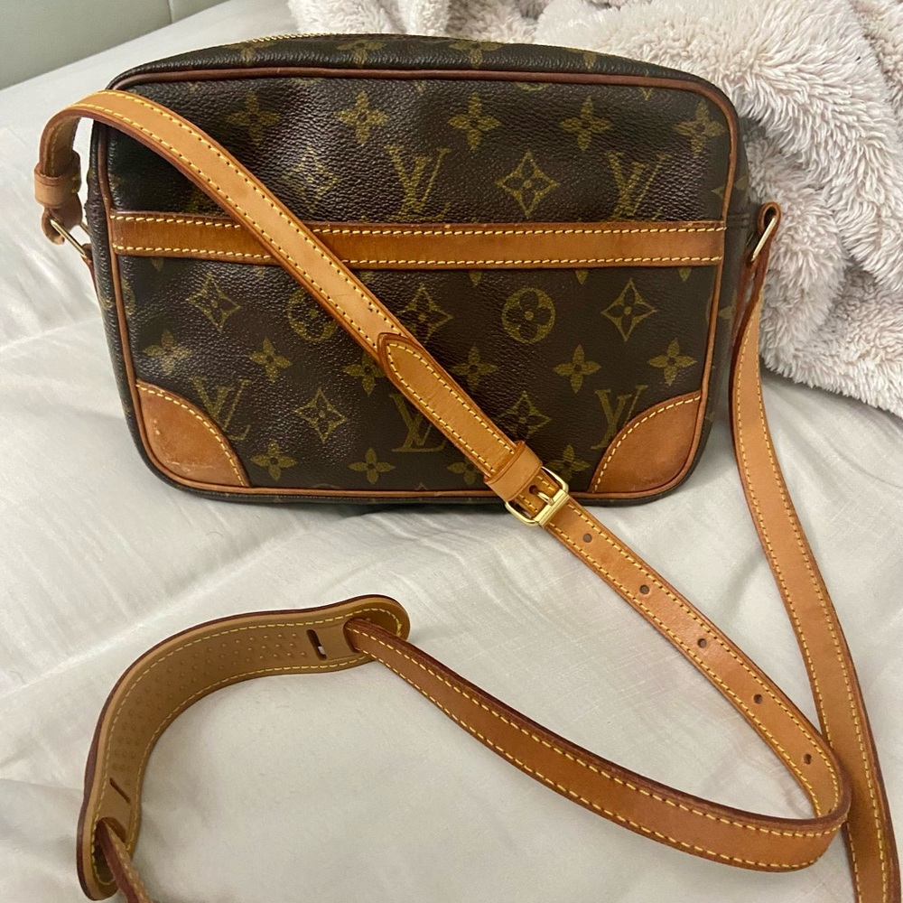 LOUIS VUITTON TROCADERO BAG 23